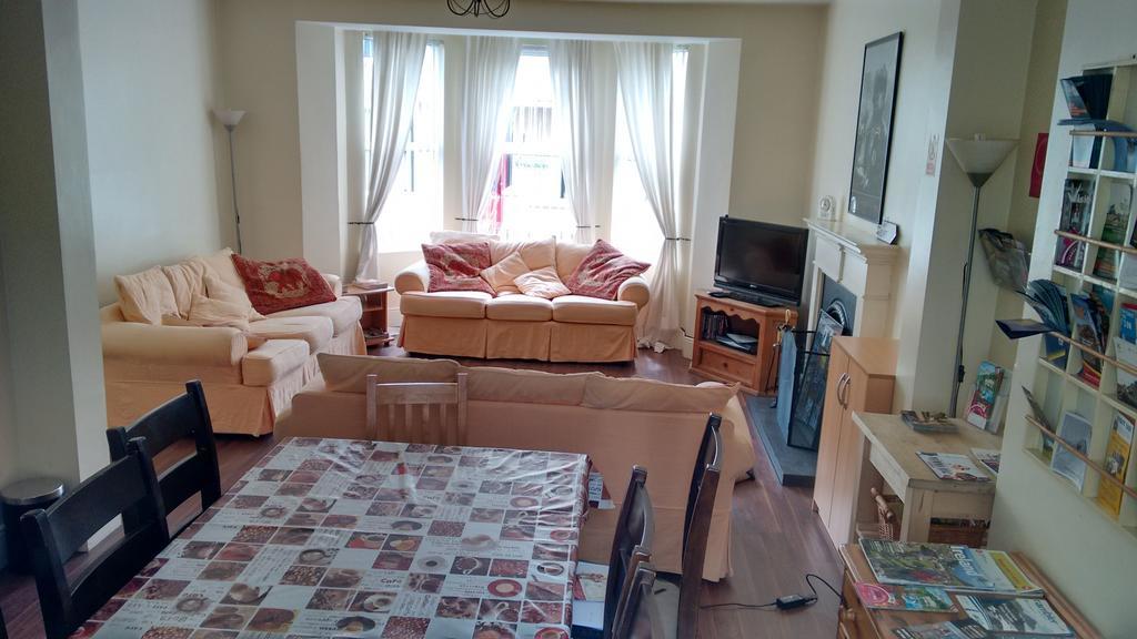 Bed and Breakfast Fairman House Backpackers Лондондерри Экстерьер фото