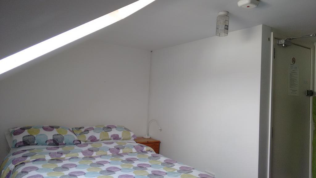 Bed and Breakfast Fairman House Backpackers Лондондерри Номер фото