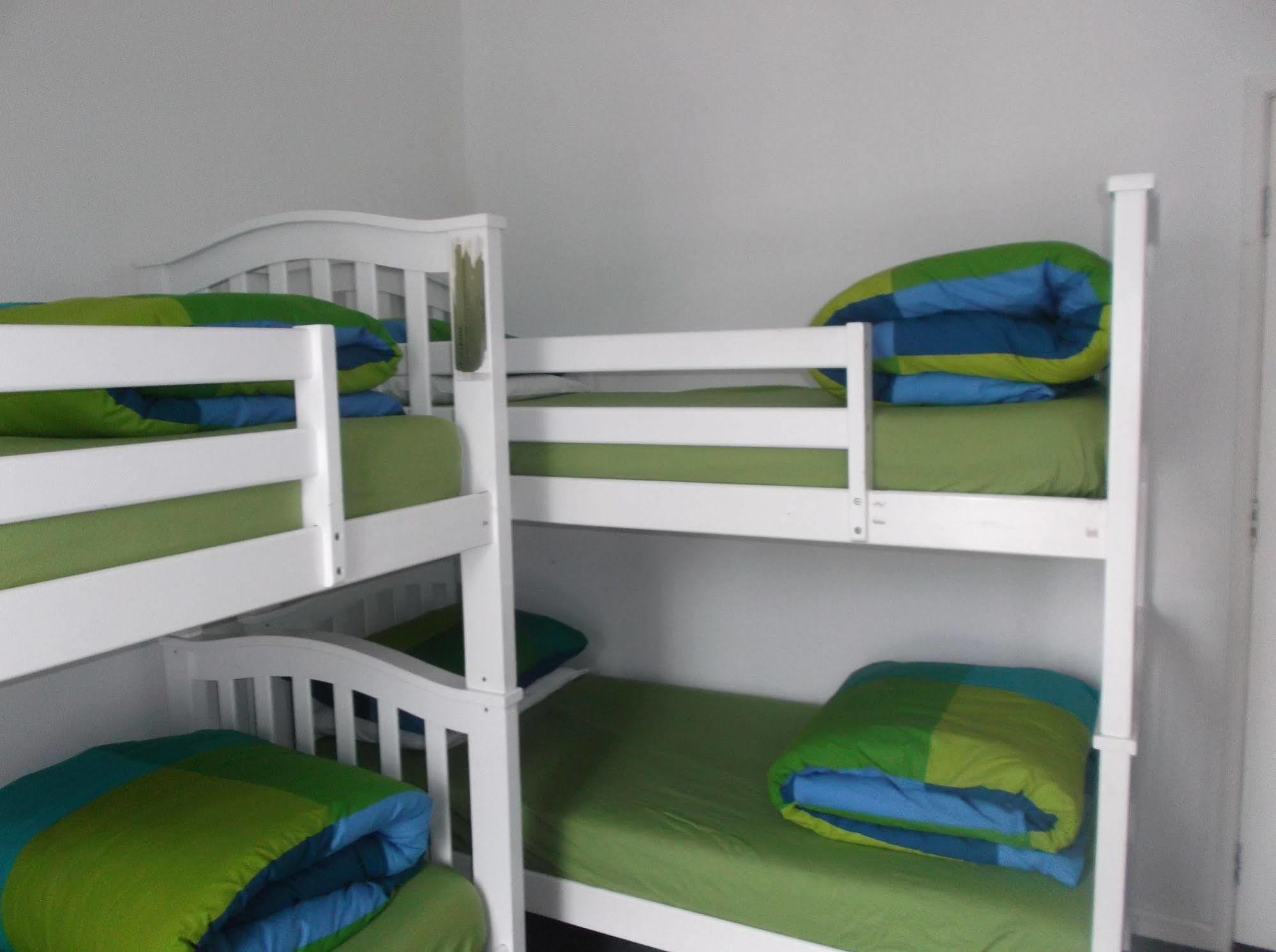 Bed and Breakfast Fairman House Backpackers Лондондерри Экстерьер фото