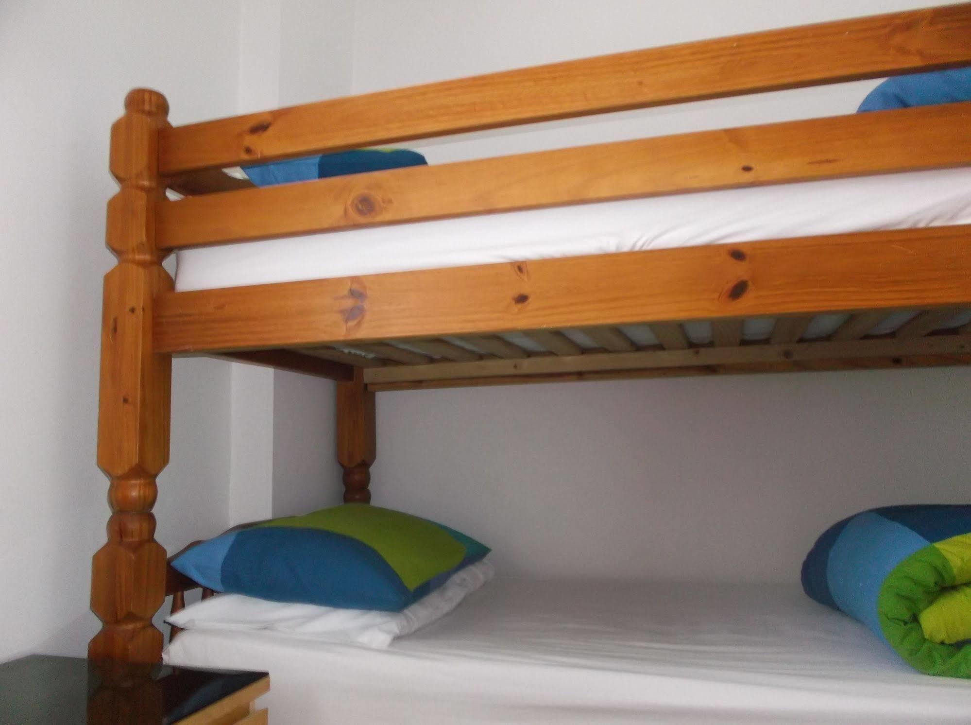 Bed and Breakfast Fairman House Backpackers Лондондерри Экстерьер фото
